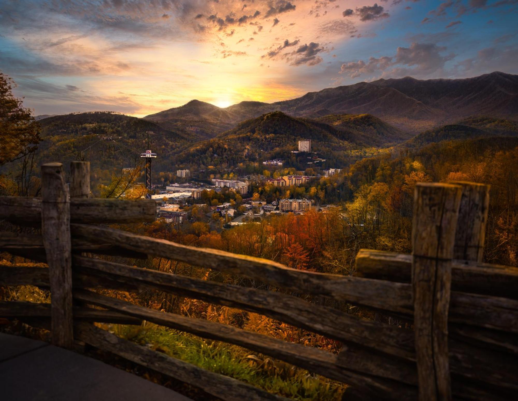 Majestic Splash- 8 Bedroom, Indoor Pool, Hot Tub, 1089 Free Tickets Each Paid Day, Dollywood Sevierville Exteriör bild