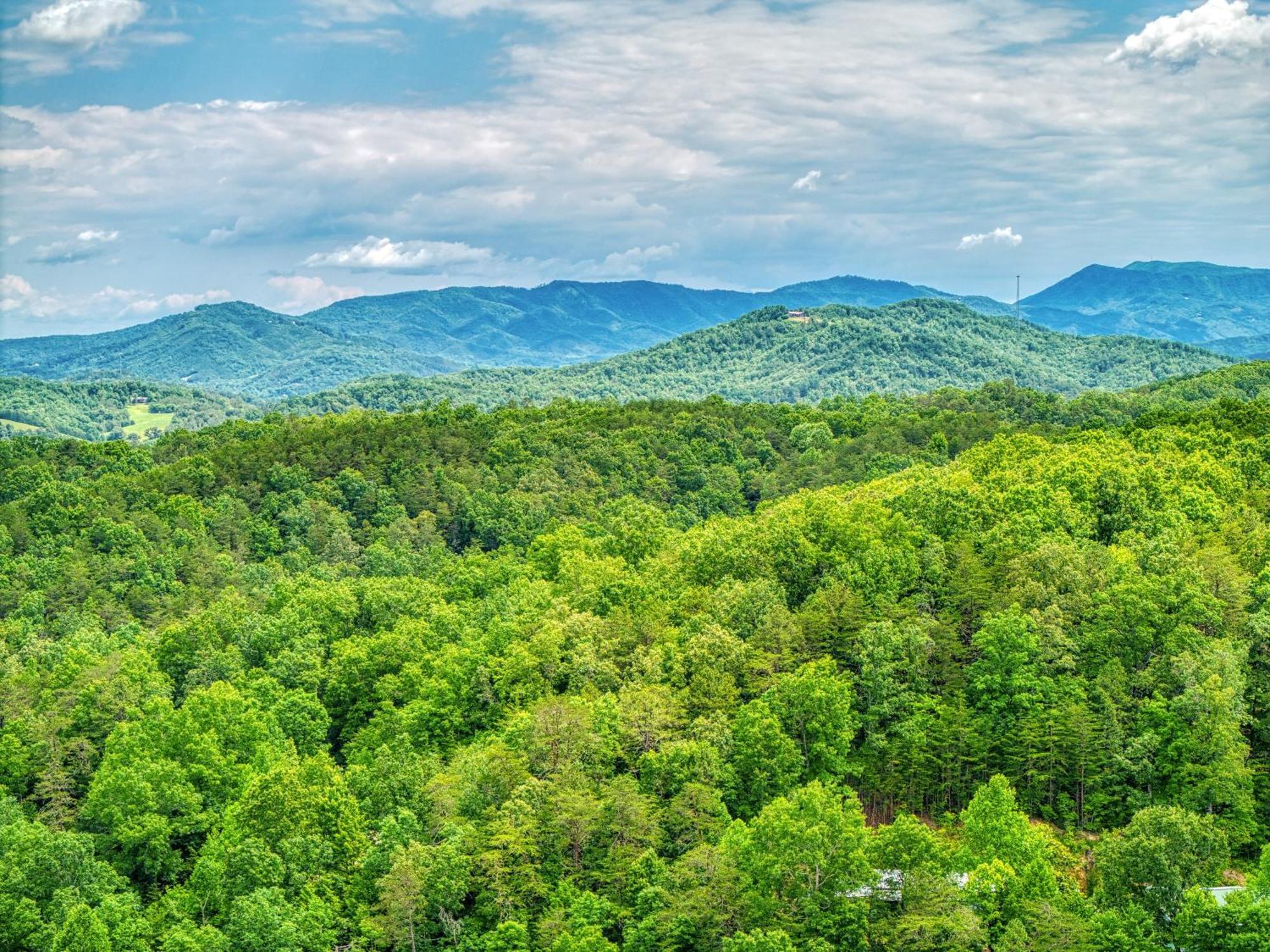 Majestic Splash- 8 Bedroom, Indoor Pool, Hot Tub, 1089 Free Tickets Each Paid Day, Dollywood Sevierville Exteriör bild