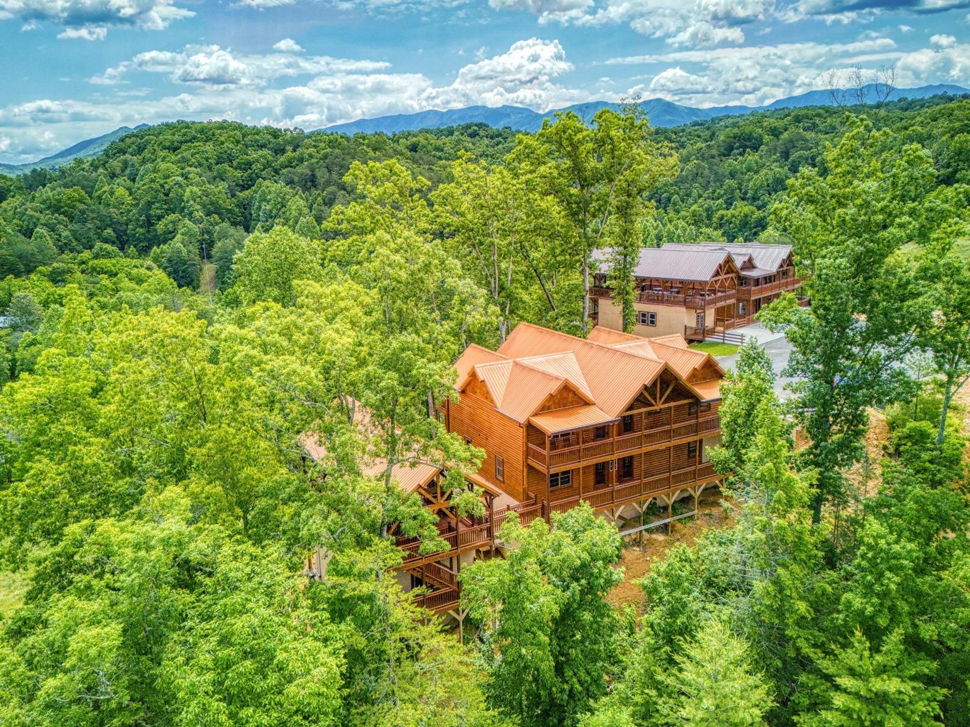 Majestic Splash- 8 Bedroom, Indoor Pool, Hot Tub, 1089 Free Tickets Each Paid Day, Dollywood Sevierville Exteriör bild